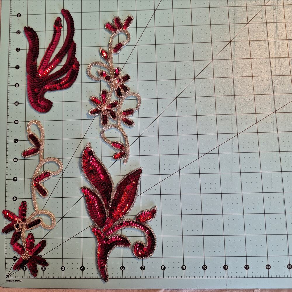 Assorted red sequin and bead appliques set of 4bjfd xd d